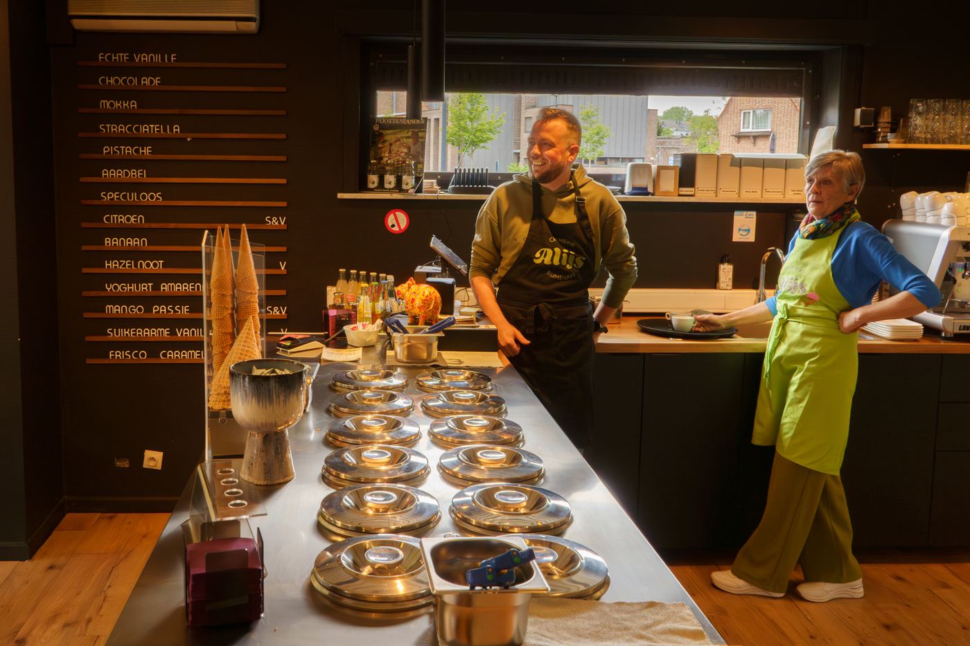 Onze toog met de afgedekte pozzetti en het smakenbord